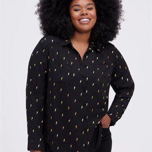 TORRID - MADISON - GEORGETTE LIGHTNING BOLT BLACK BLOUSE, SIZE 2